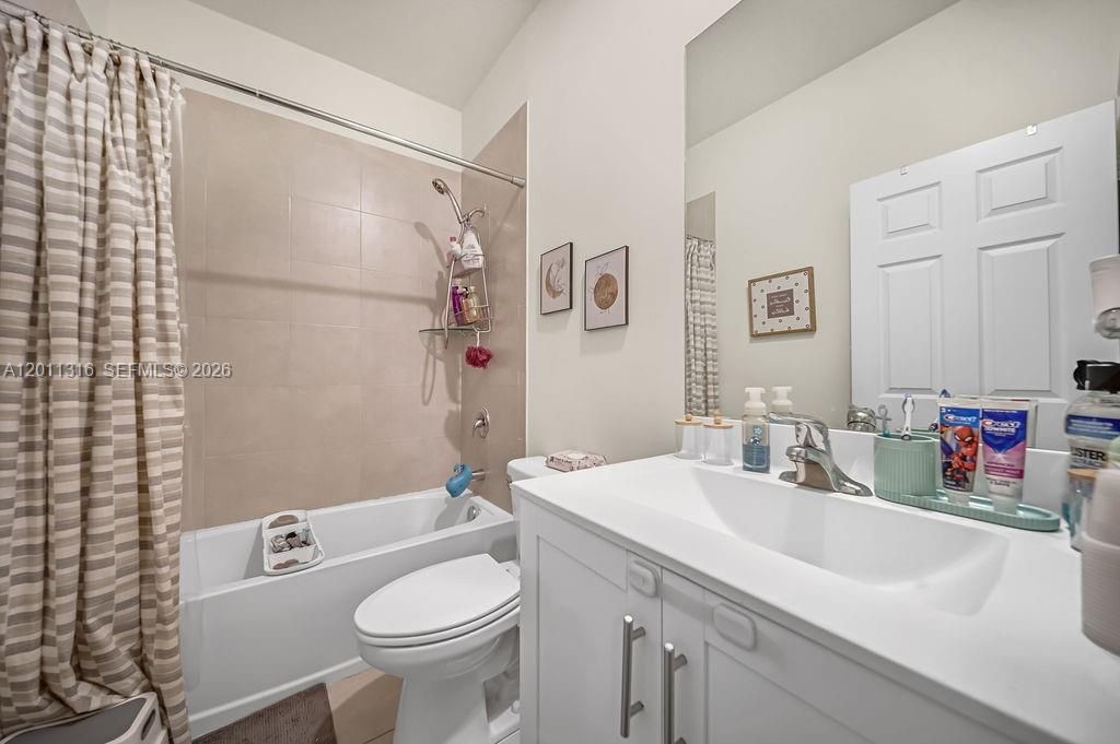 En Venta: $499,000 (3 camas, 2 baños, 1412 Pies cuadrados)