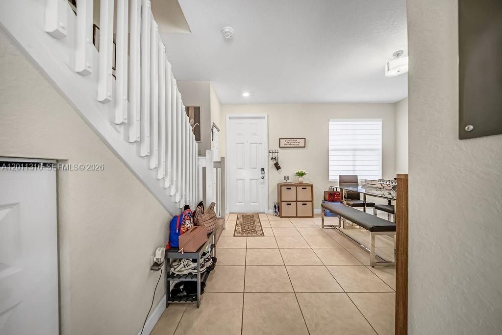 En Venta: $499,000 (3 camas, 2 baños, 1412 Pies cuadrados)
