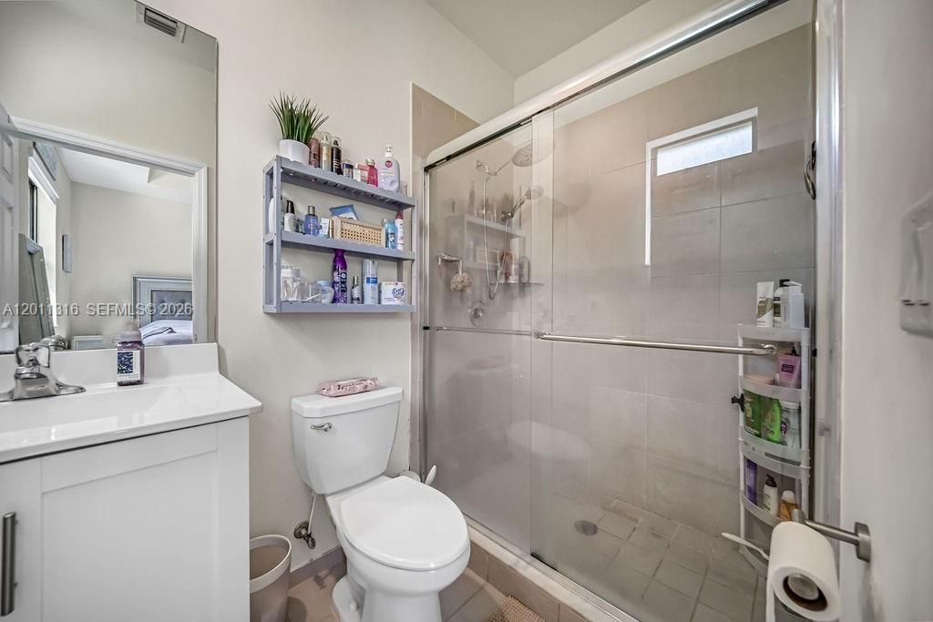 En Venta: $499,000 (3 camas, 2 baños, 1412 Pies cuadrados)