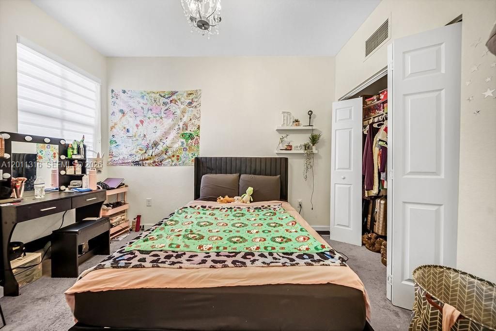 En Venta: $499,000 (3 camas, 2 baños, 1412 Pies cuadrados)