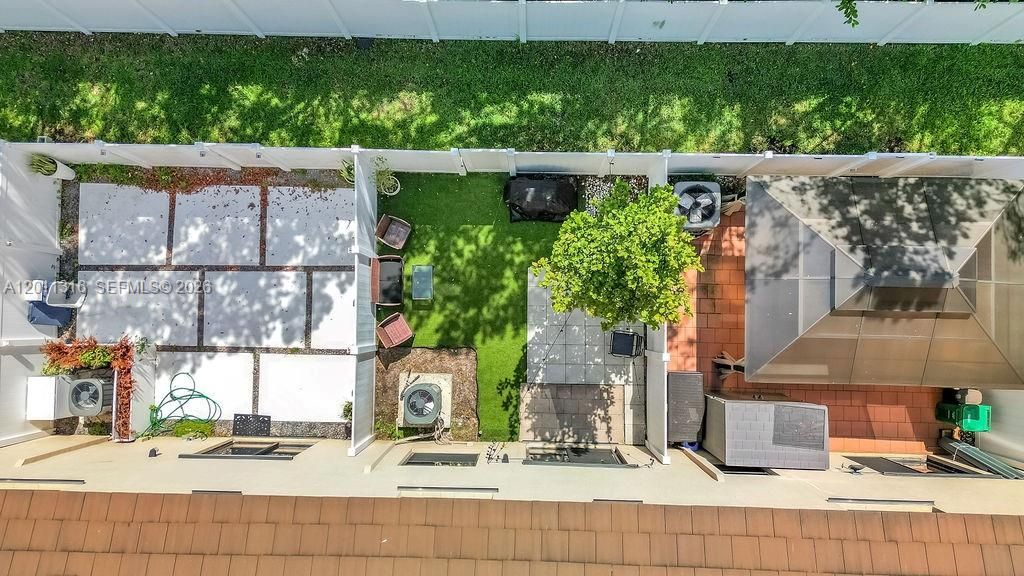 En Venta: $499,000 (3 camas, 2 baños, 1412 Pies cuadrados)