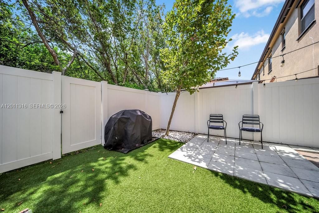 En Venta: $499,000 (3 camas, 2 baños, 1412 Pies cuadrados)