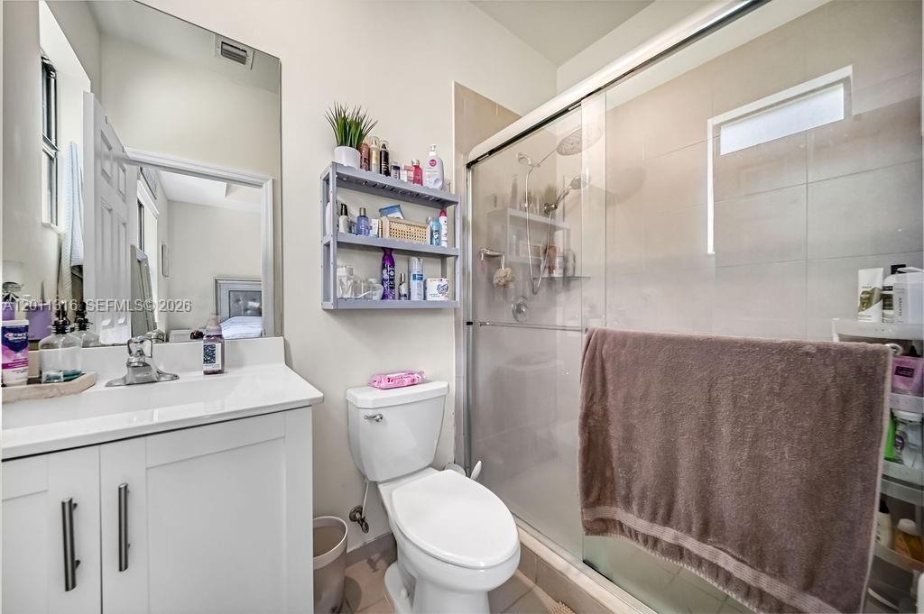 En Venta: $499,000 (3 camas, 2 baños, 1412 Pies cuadrados)