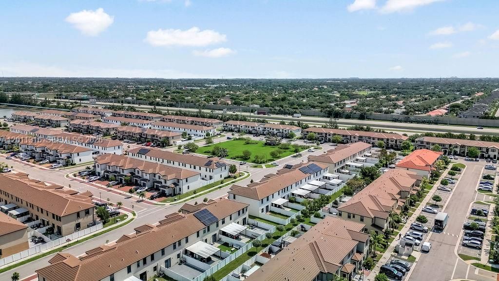 En Venta: $499,000 (3 camas, 2 baños, 1412 Pies cuadrados)