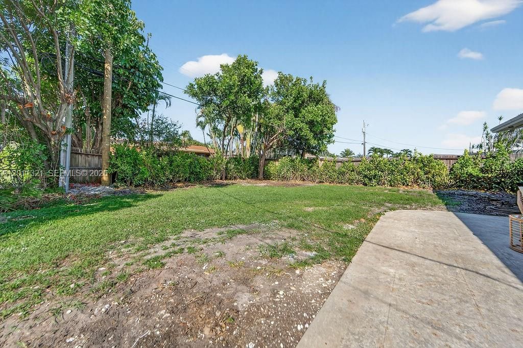 For Rent: $6,600 (4 beds, 2 baths, 1324 Square Feet)