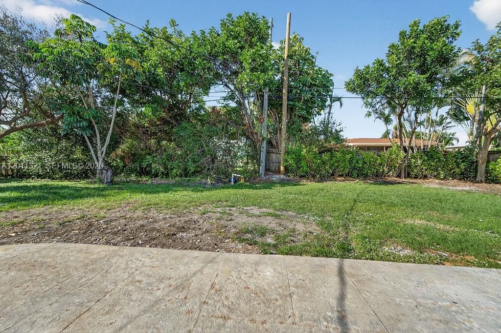 For Rent: $6,600 (4 beds, 2 baths, 1324 Square Feet)
