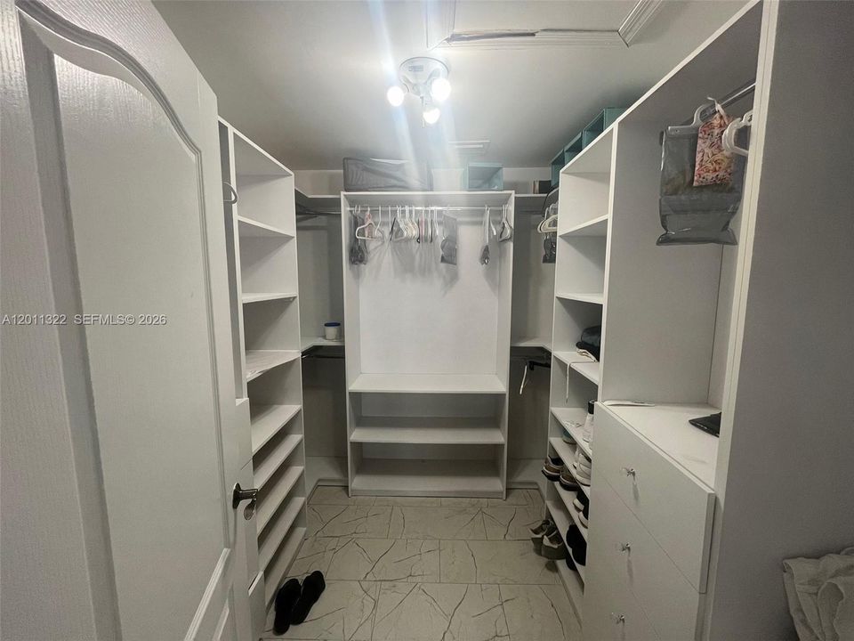 En Venta: $1,799,000 (3 camas, 3 baños, 3195 Pies cuadrados)