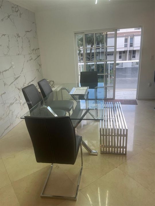 En Venta: $1,799,000 (3 camas, 3 baños, 3195 Pies cuadrados)