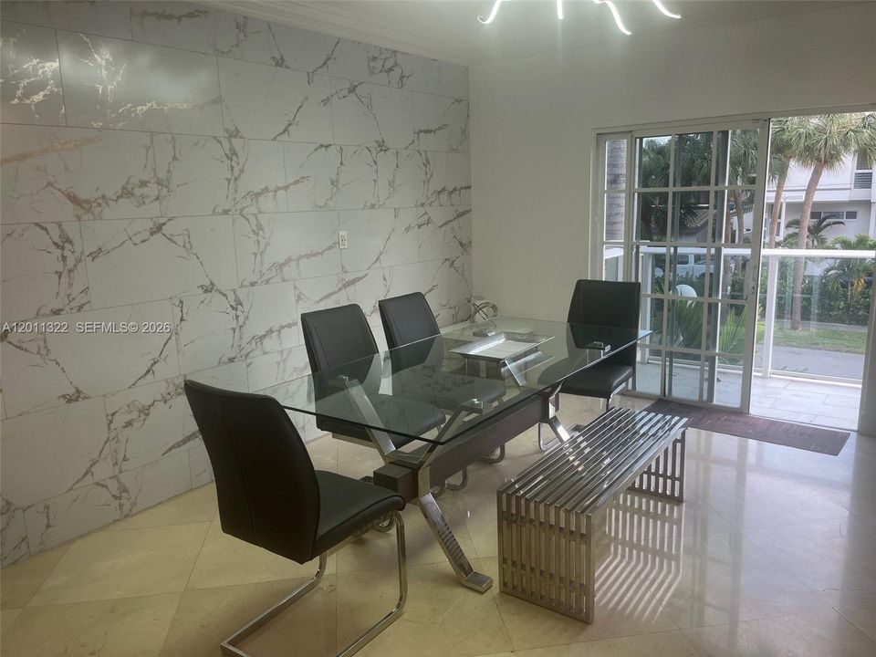 En Venta: $1,799,000 (3 camas, 3 baños, 3195 Pies cuadrados)