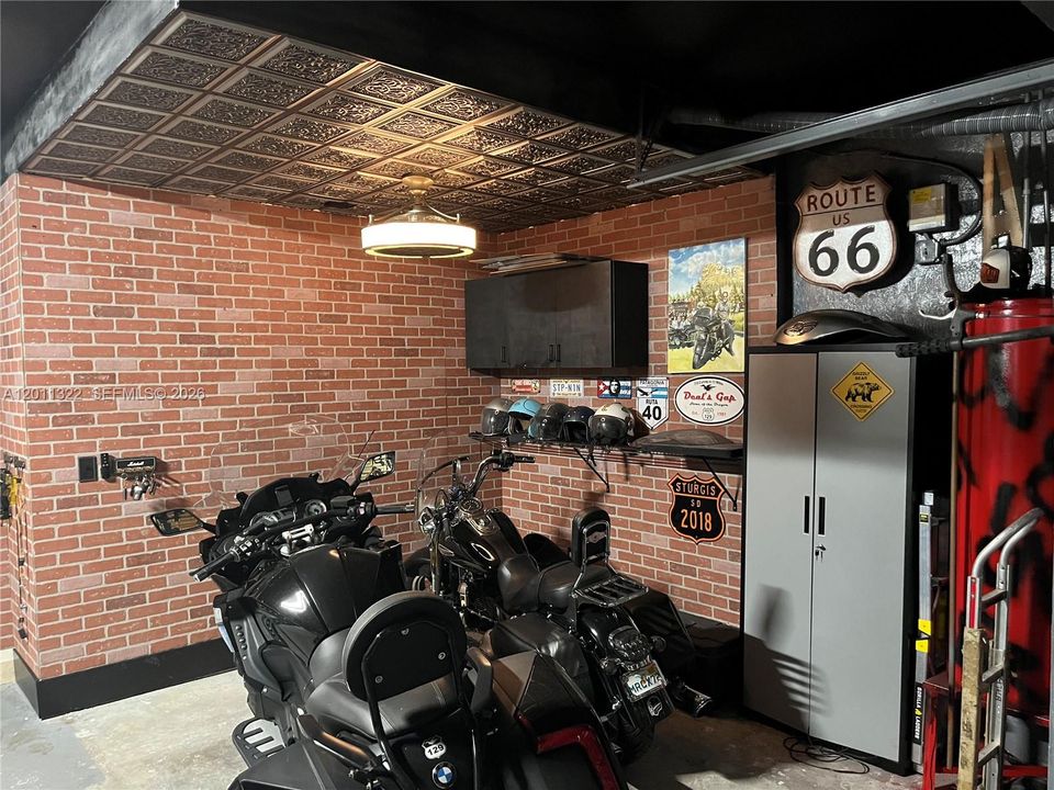 En Venta: $1,799,000 (3 camas, 3 baños, 3195 Pies cuadrados)