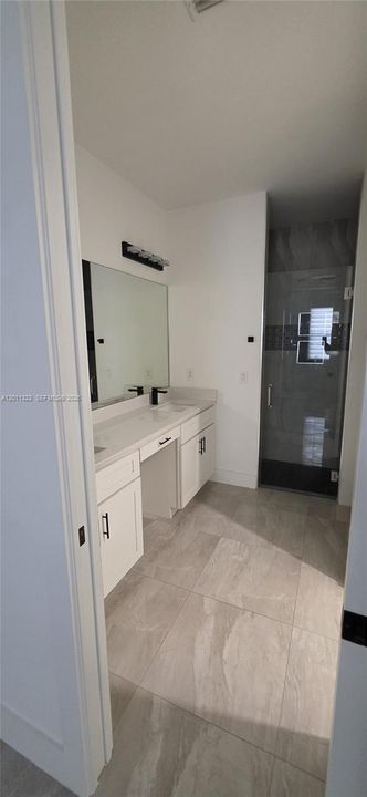 Activo con contrato: $275,000 (3 camas, 2 baños, 1758 Pies cuadrados)