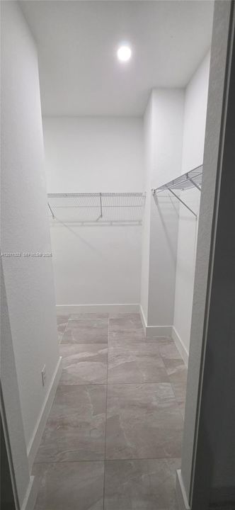 Activo con contrato: $275,000 (3 camas, 2 baños, 1758 Pies cuadrados)