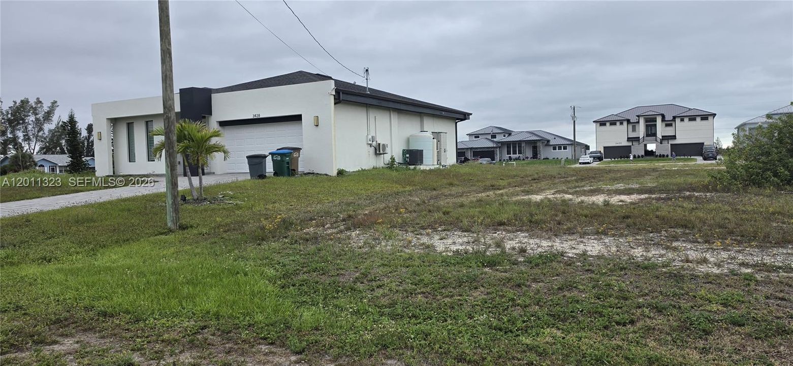 Activo con contrato: $275,000 (3 camas, 2 baños, 1758 Pies cuadrados)