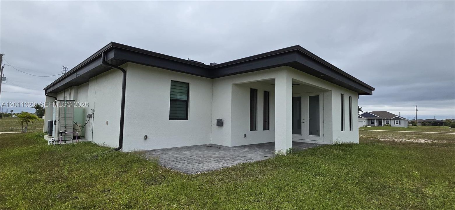 Activo con contrato: $275,000 (3 camas, 2 baños, 1758 Pies cuadrados)