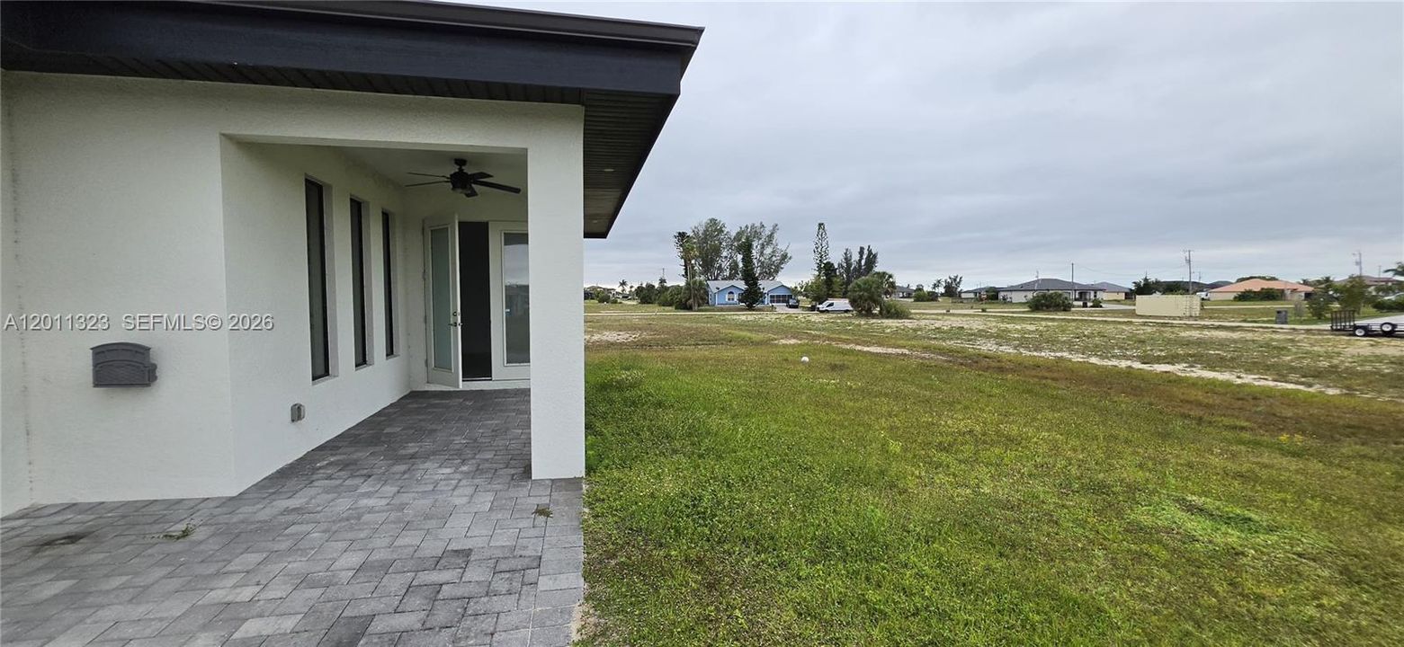 Activo con contrato: $275,000 (3 camas, 2 baños, 1758 Pies cuadrados)