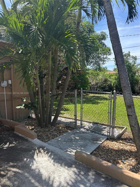 Activo con contrato: $445,000 (3 camas, 2 baños, 1511 Pies cuadrados)