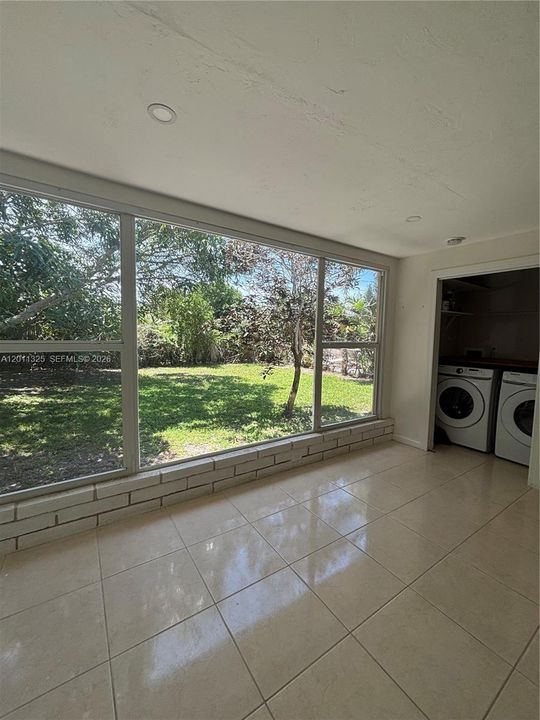Activo con contrato: $445,000 (3 camas, 2 baños, 1511 Pies cuadrados)