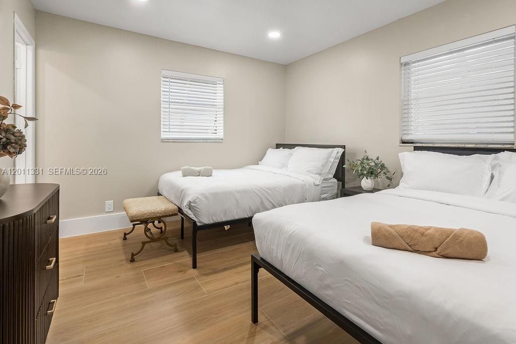 For Rent: $6,950 (4 beds, 2 baths, 1556 Square Feet)