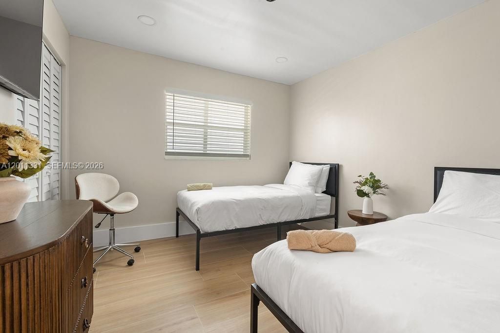 For Rent: $6,950 (4 beds, 2 baths, 1556 Square Feet)