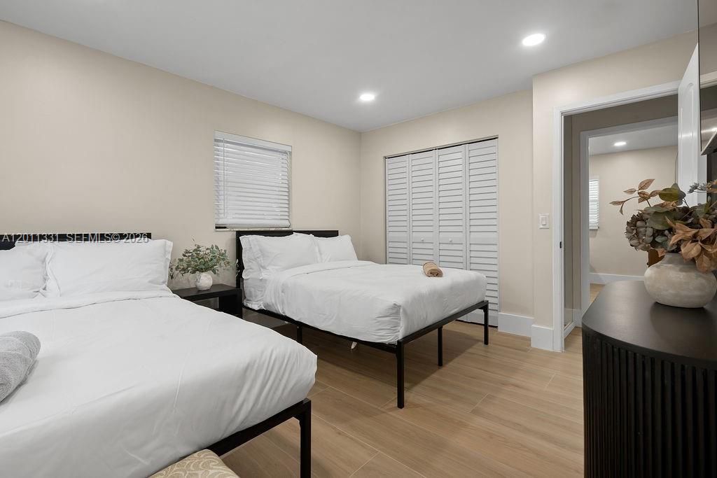 For Rent: $6,950 (4 beds, 2 baths, 1556 Square Feet)