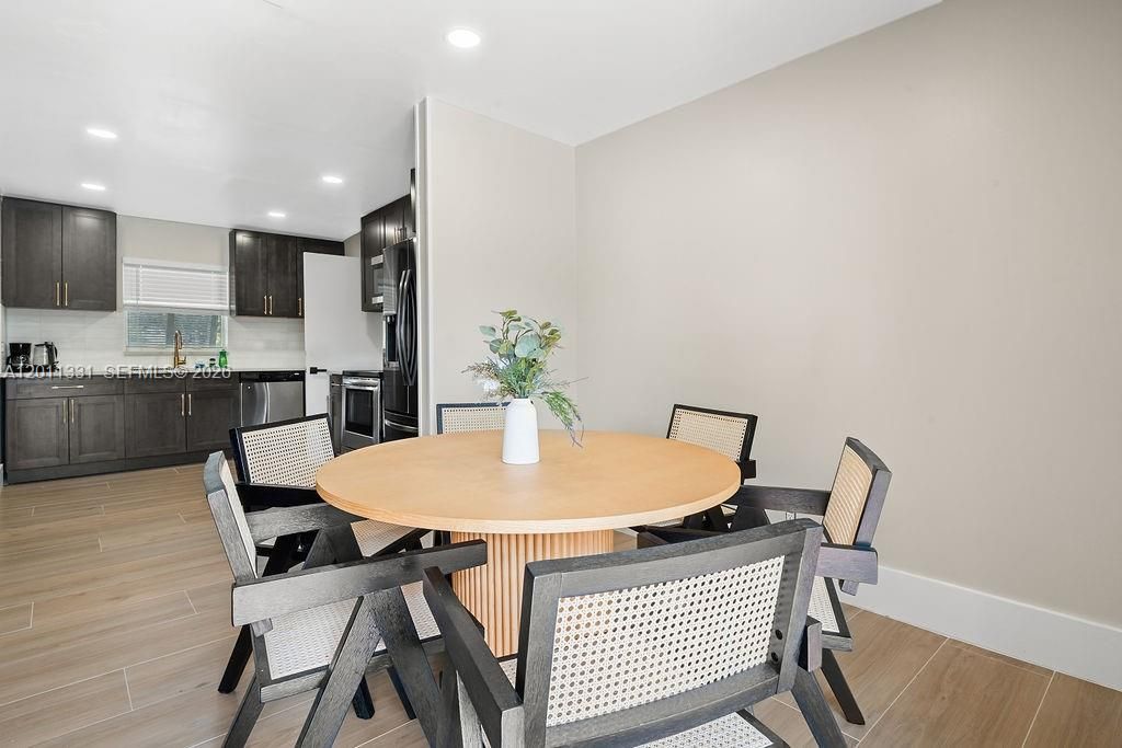 For Rent: $6,950 (4 beds, 2 baths, 1556 Square Feet)