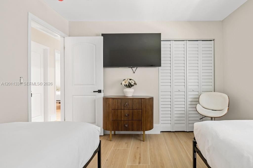 For Rent: $6,950 (4 beds, 2 baths, 1556 Square Feet)