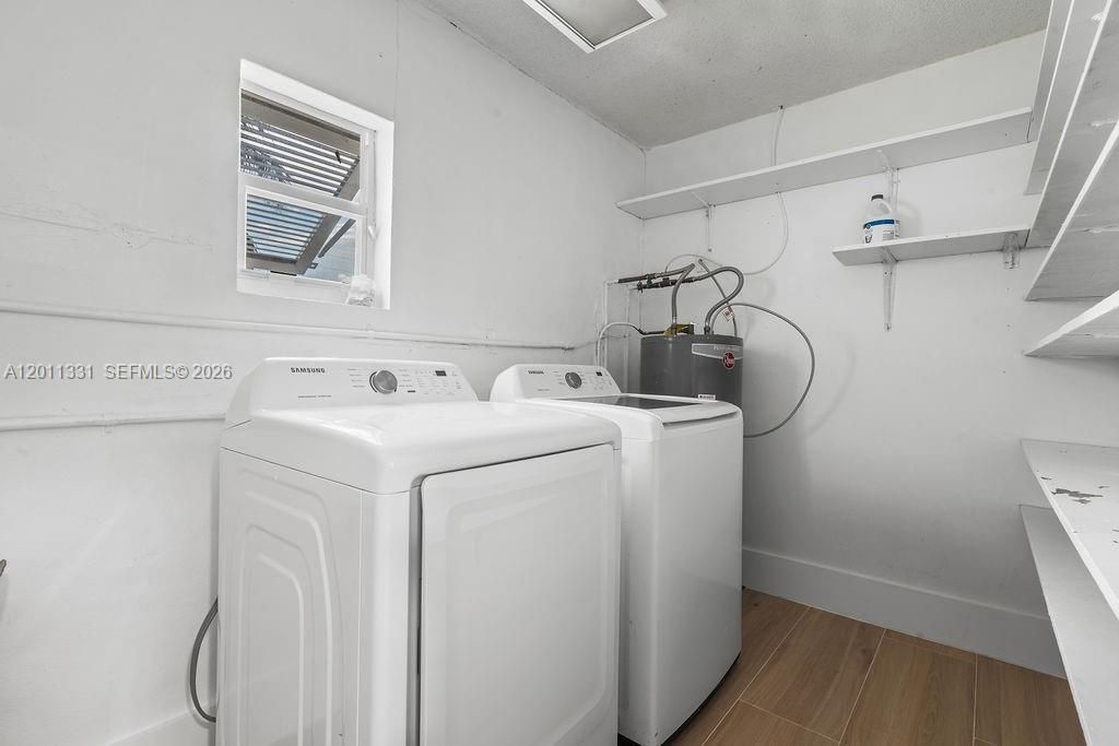 For Rent: $6,950 (4 beds, 2 baths, 1556 Square Feet)