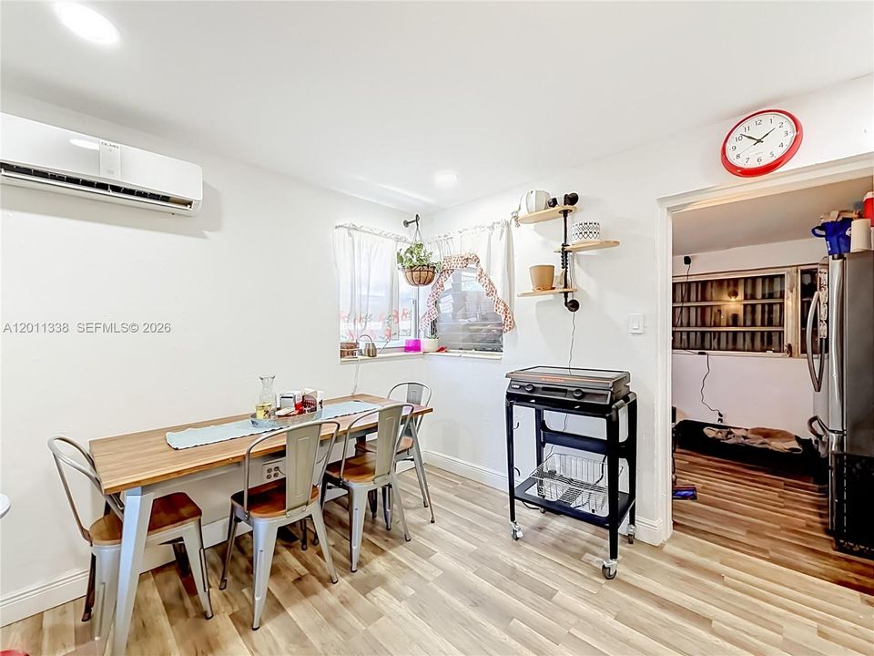 En Venta: $365,000 (2 camas, 1 baños, 849 Pies cuadrados)