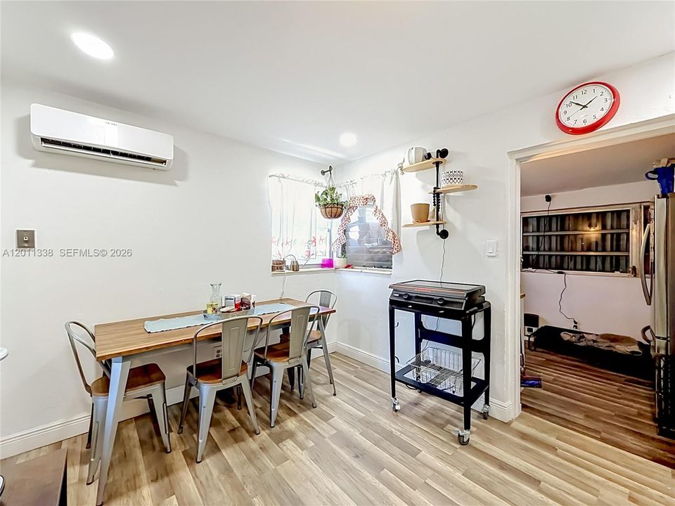 En Venta: $365,000 (2 camas, 1 baños, 849 Pies cuadrados)