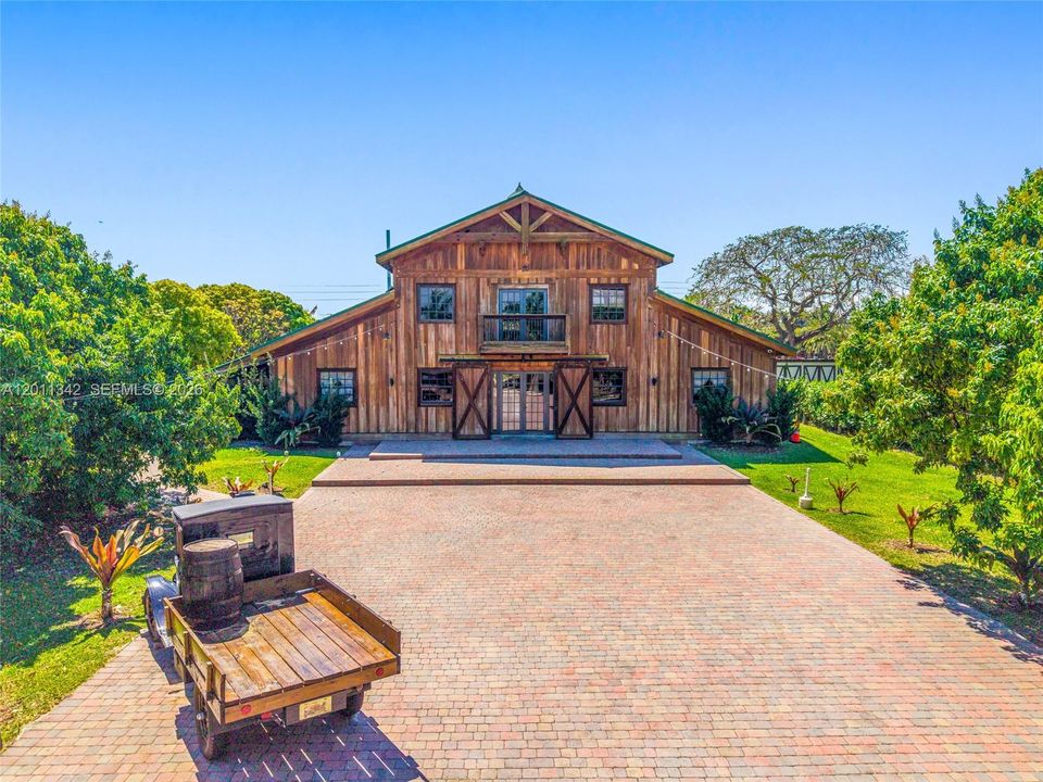 En Venta: $6,900,000 (4 camas, 2 baños, 6667 Pies cuadrados)