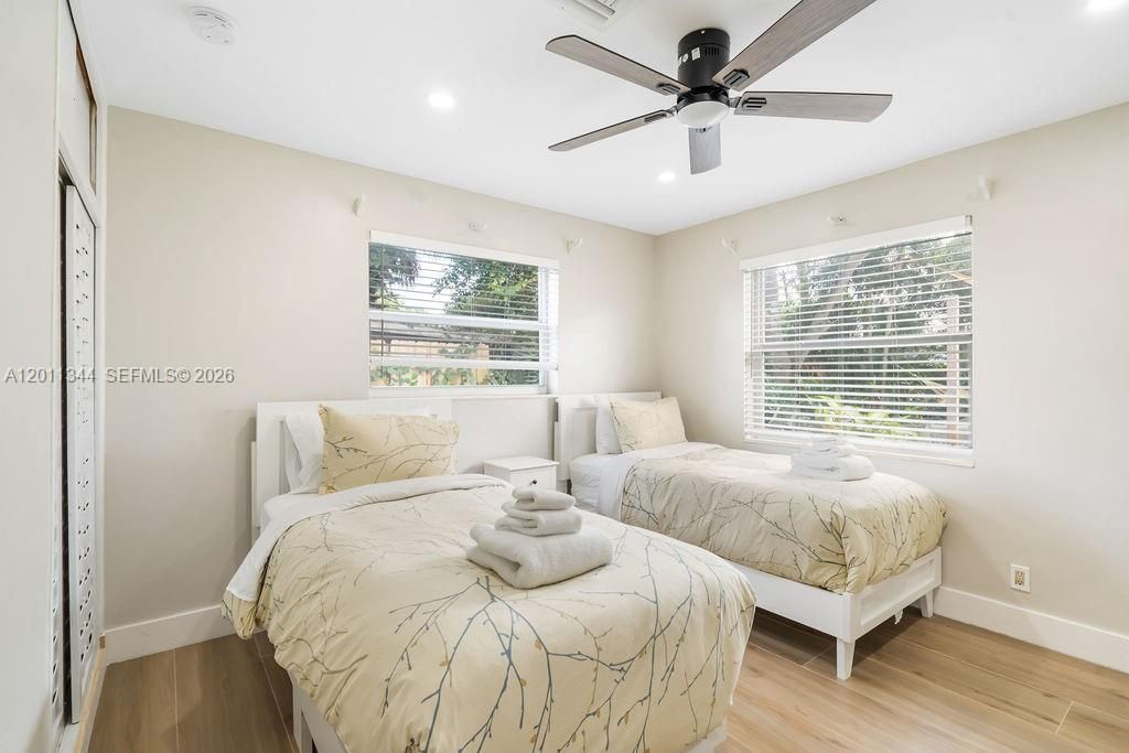 For Rent: $5,900 (3 beds, 2 baths, 1092 Square Feet)