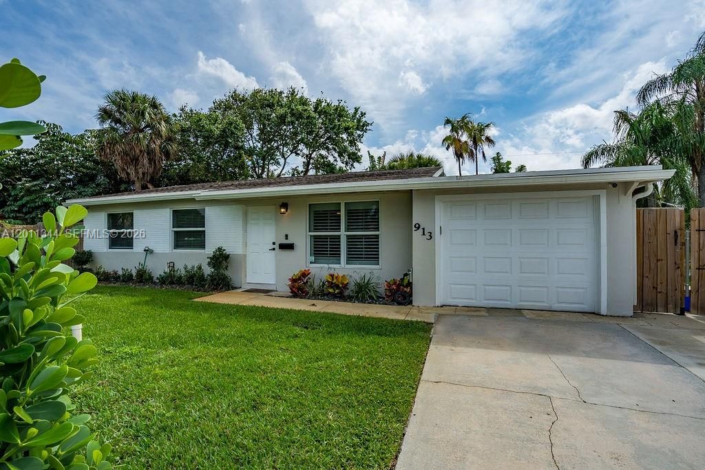 For Rent: $5,900 (3 beds, 2 baths, 1092 Square Feet)