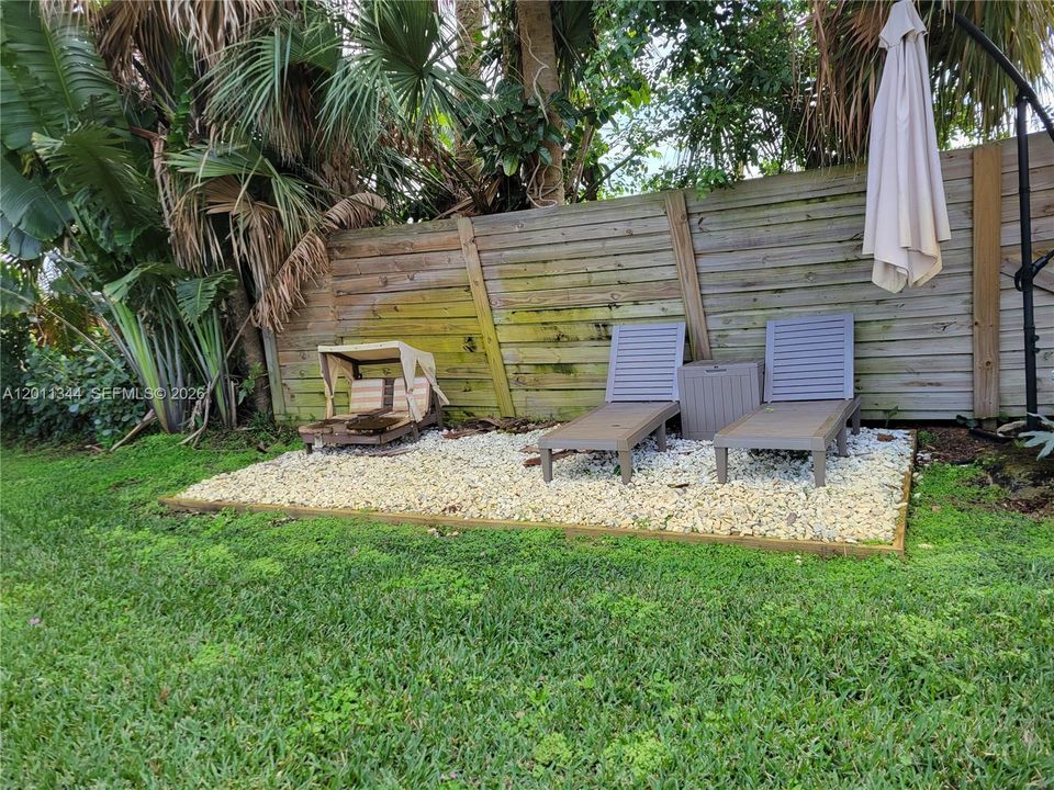 For Rent: $5,900 (3 beds, 2 baths, 1092 Square Feet)
