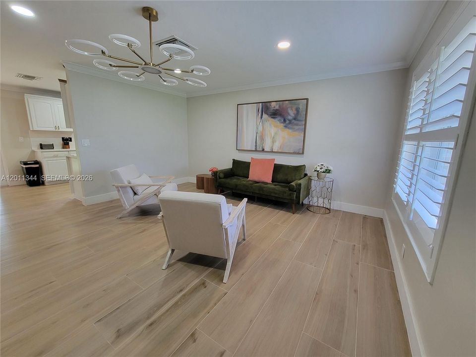 For Rent: $5,900 (3 beds, 2 baths, 1092 Square Feet)