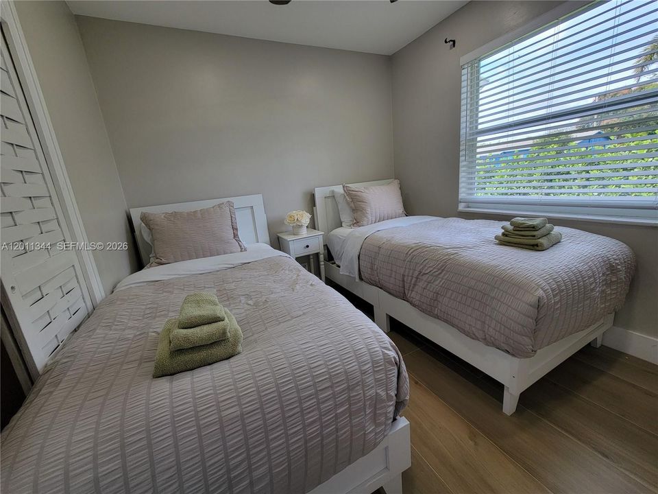 For Rent: $5,900 (3 beds, 2 baths, 1092 Square Feet)
