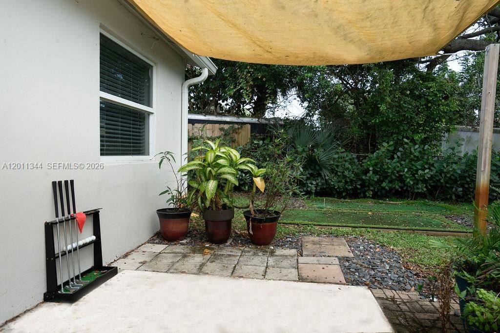 For Rent: $5,900 (3 beds, 2 baths, 1092 Square Feet)