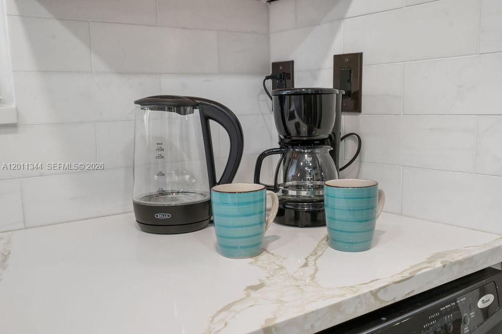 For Rent: $5,900 (3 beds, 2 baths, 1092 Square Feet)