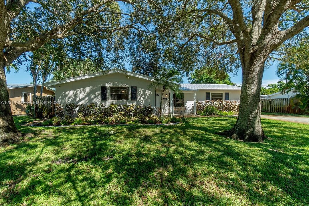 For Rent: $6,500 (4 beds, 3 baths, 1616 Square Feet)