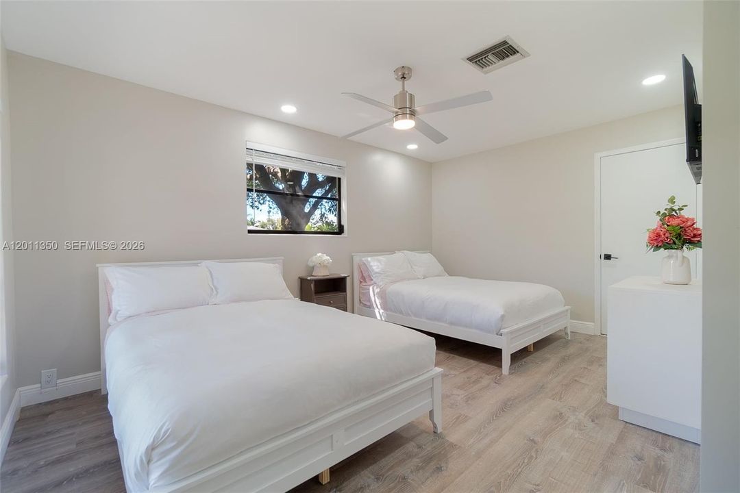 For Rent: $6,500 (4 beds, 3 baths, 1616 Square Feet)