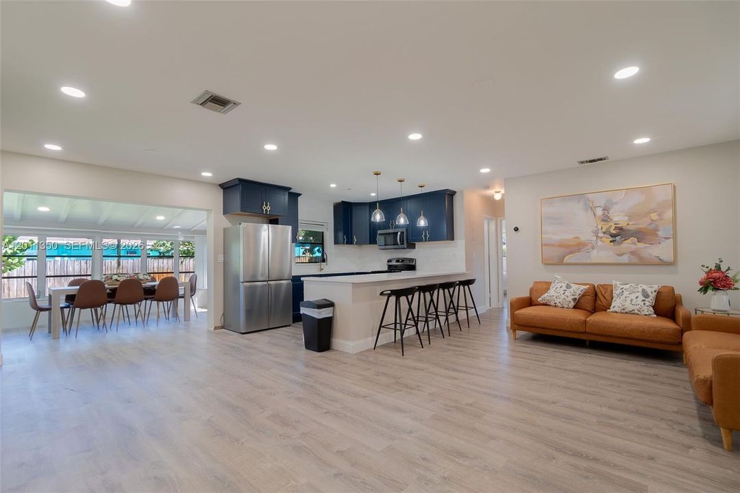 For Rent: $6,500 (4 beds, 3 baths, 1616 Square Feet)