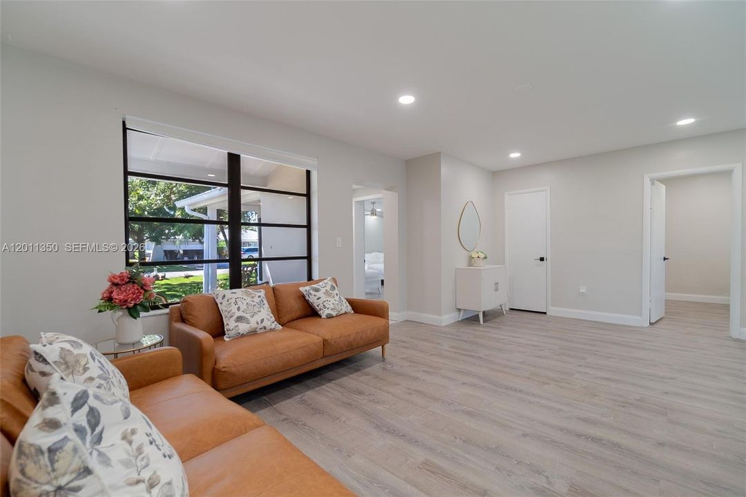 For Rent: $6,500 (4 beds, 3 baths, 1616 Square Feet)