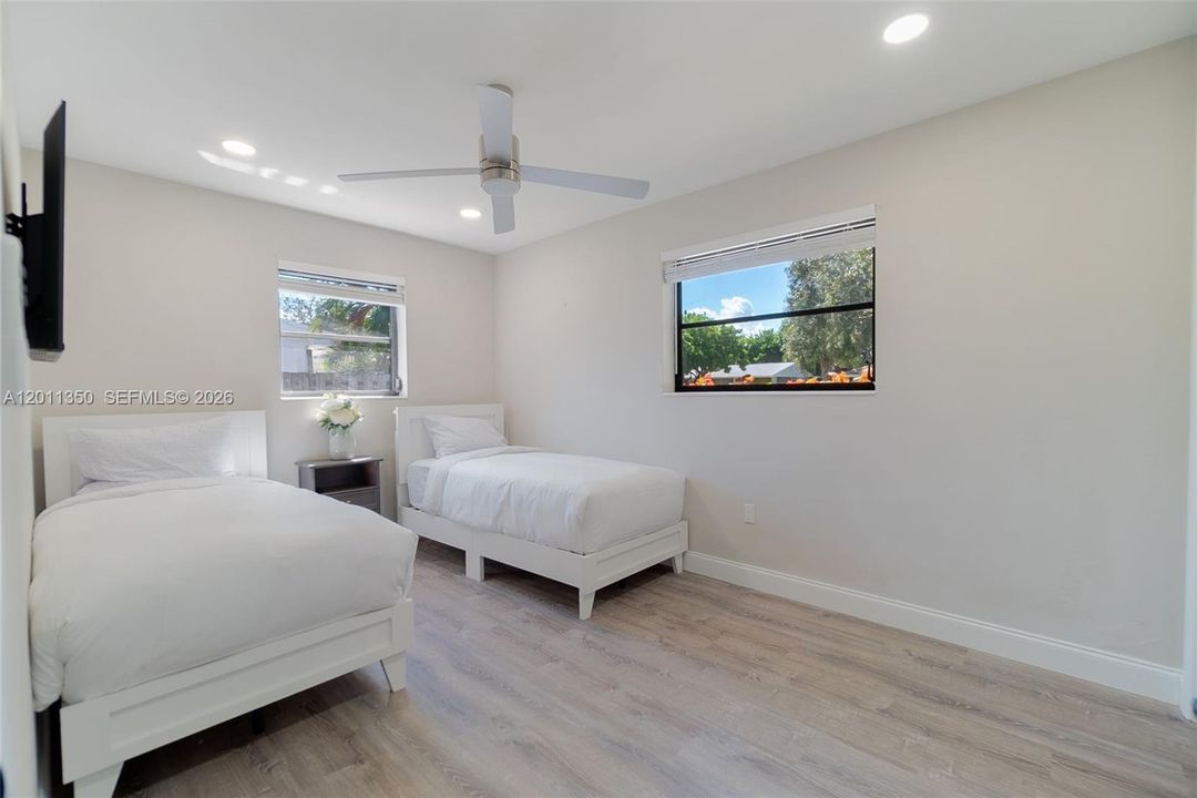 For Rent: $6,500 (4 beds, 3 baths, 1616 Square Feet)