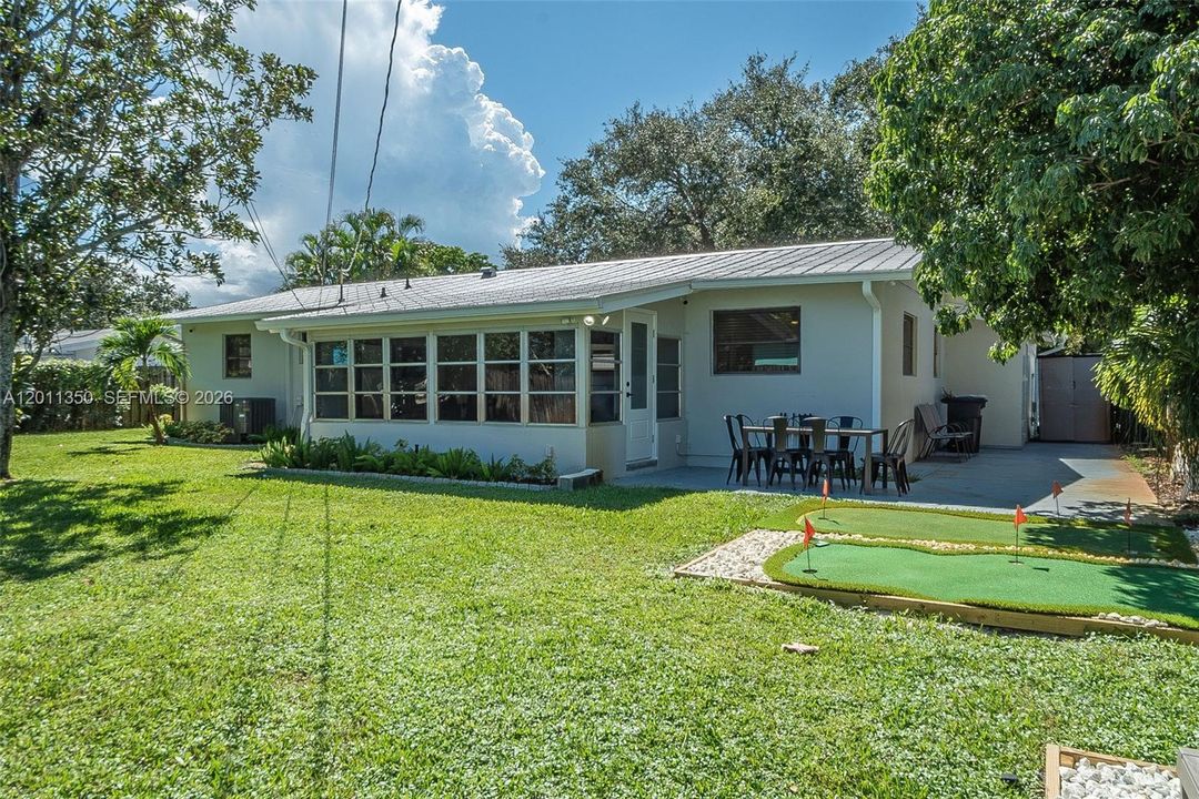 For Rent: $6,500 (4 beds, 3 baths, 1616 Square Feet)