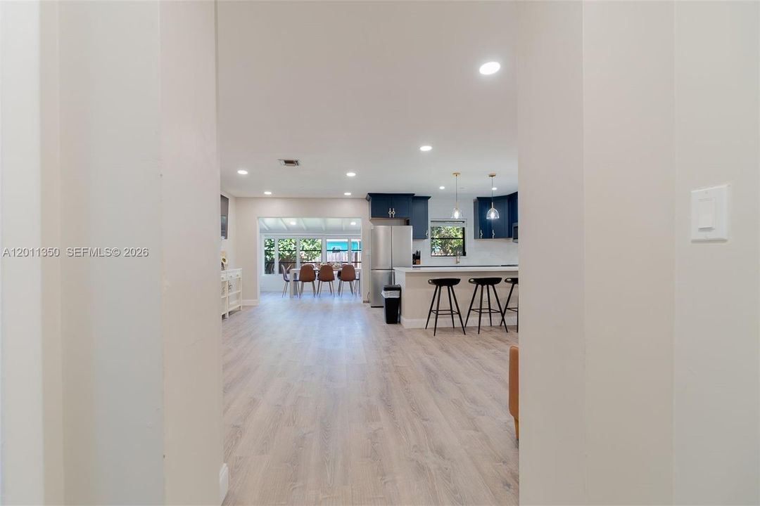 For Rent: $6,500 (4 beds, 3 baths, 1616 Square Feet)