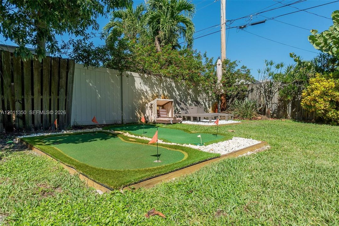 For Rent: $6,500 (4 beds, 3 baths, 1616 Square Feet)