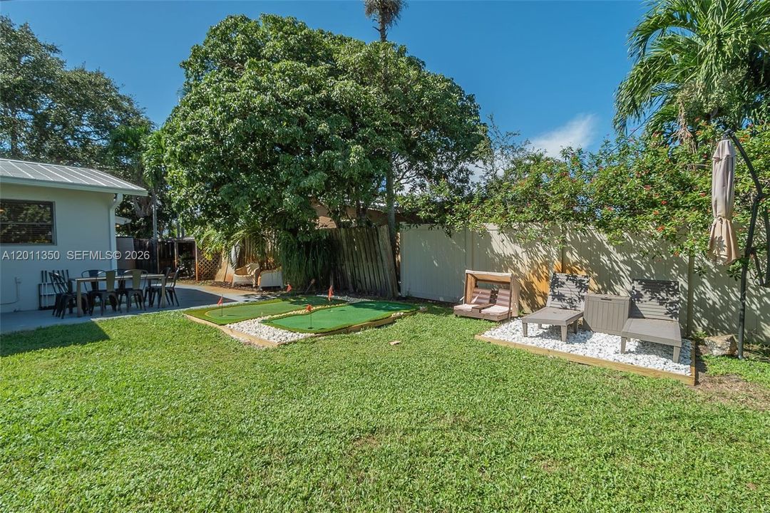 For Rent: $6,500 (4 beds, 3 baths, 1616 Square Feet)