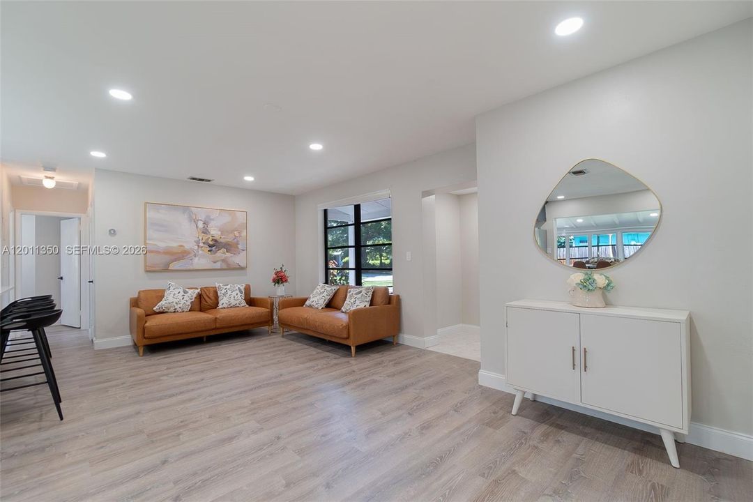 For Rent: $6,500 (4 beds, 3 baths, 1616 Square Feet)