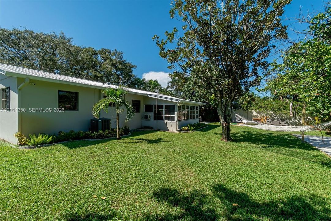For Rent: $6,500 (4 beds, 3 baths, 1616 Square Feet)