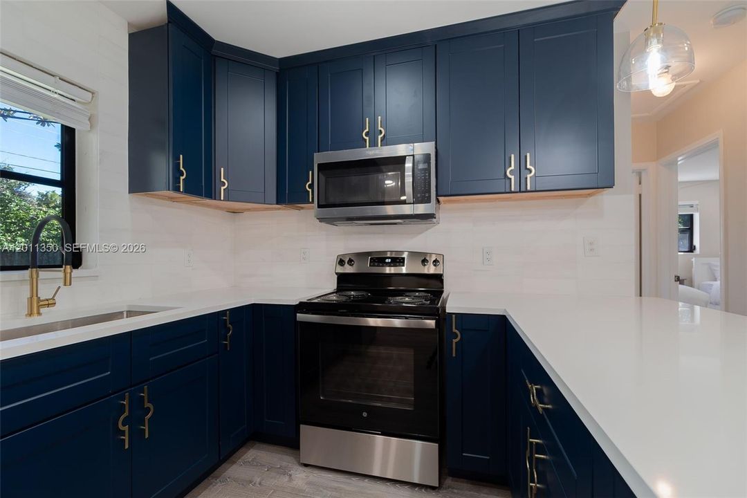 For Rent: $6,500 (4 beds, 3 baths, 1616 Square Feet)