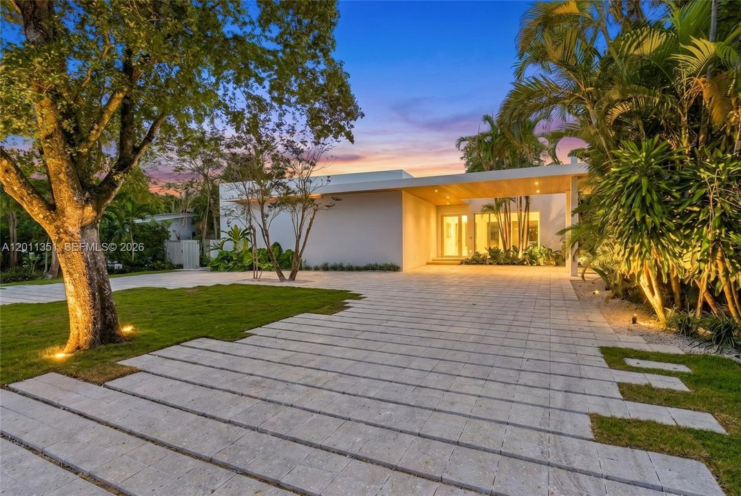 For Sale: $2,600,000 (4 beds, 4 baths, 3445 Square Feet)